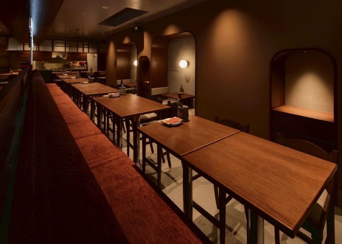 【大人数もOK！テーブル席】2～22名。すすきの駅徒歩3分、すすきの南4条に「ニューイタメシ酒場」オープン。北海道産の旬食材と石窯ピザが自慢。会社飲み会や女子会、少人数宴会にもぴったり。